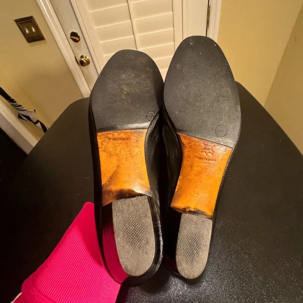 Salvatore Ferragamo size 8.5 AA black shoes